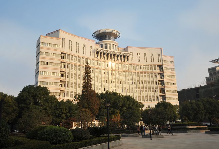 湖北工业大学(图1)